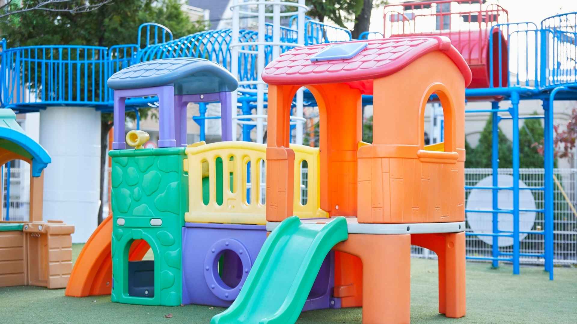 Trygg parklek med pedagogisk personal – Liberalernas förslag i Sigtuna kommun