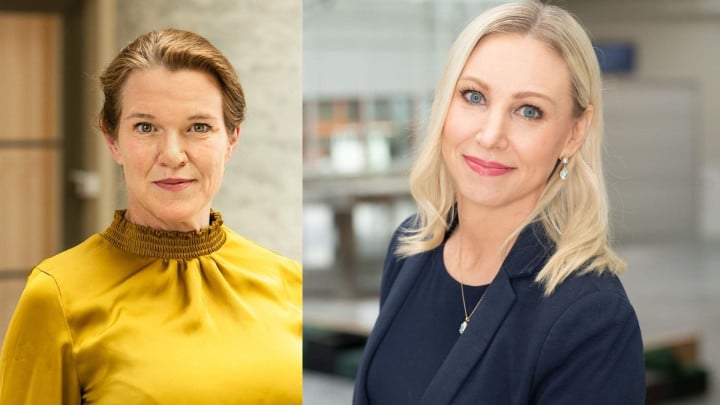 Äntligen kan föräldrarna finnas där – förälder hjälper barn med läxor